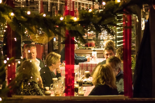 dining-7665411_640
